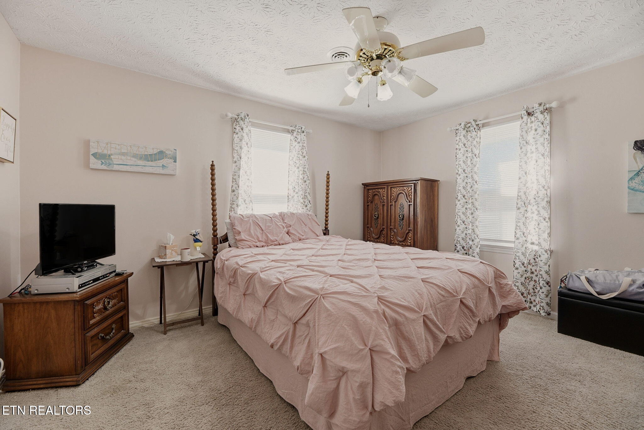 421 Hicks Circle Clinton, TN 37716 - Photo 23 of 38 23-web-or-mls-Hicks421 (2)