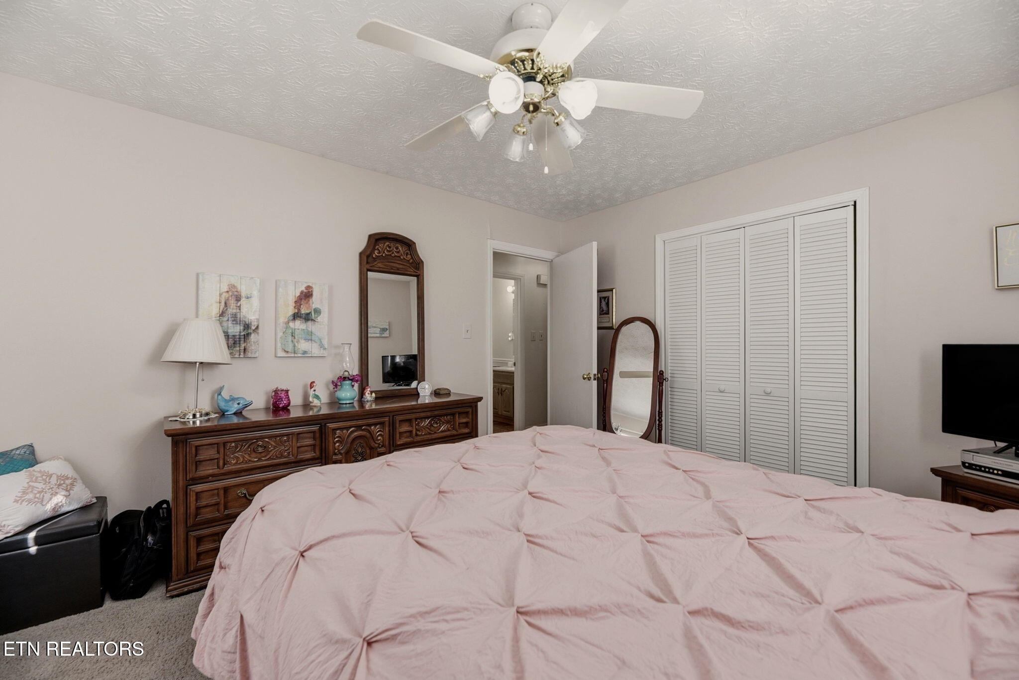 421 Hicks Circle Clinton, TN 37716 - Photo 24 of 38 24-web-or-mls-Hicks421 (5)