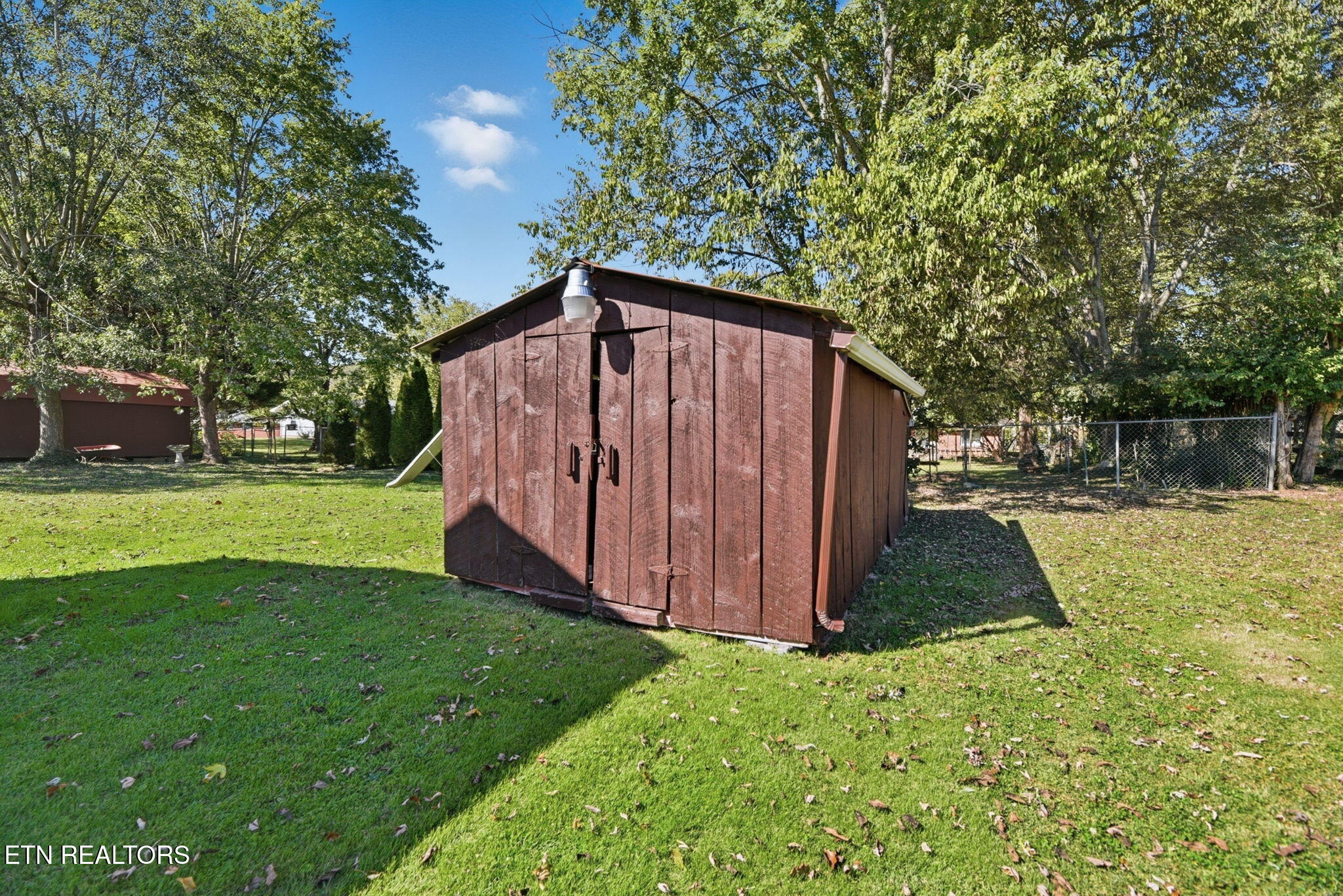 421 Hicks Circle Clinton, TN 37716 - Photo 36 of 38 36-web-or-mls-Hicks421 (89)