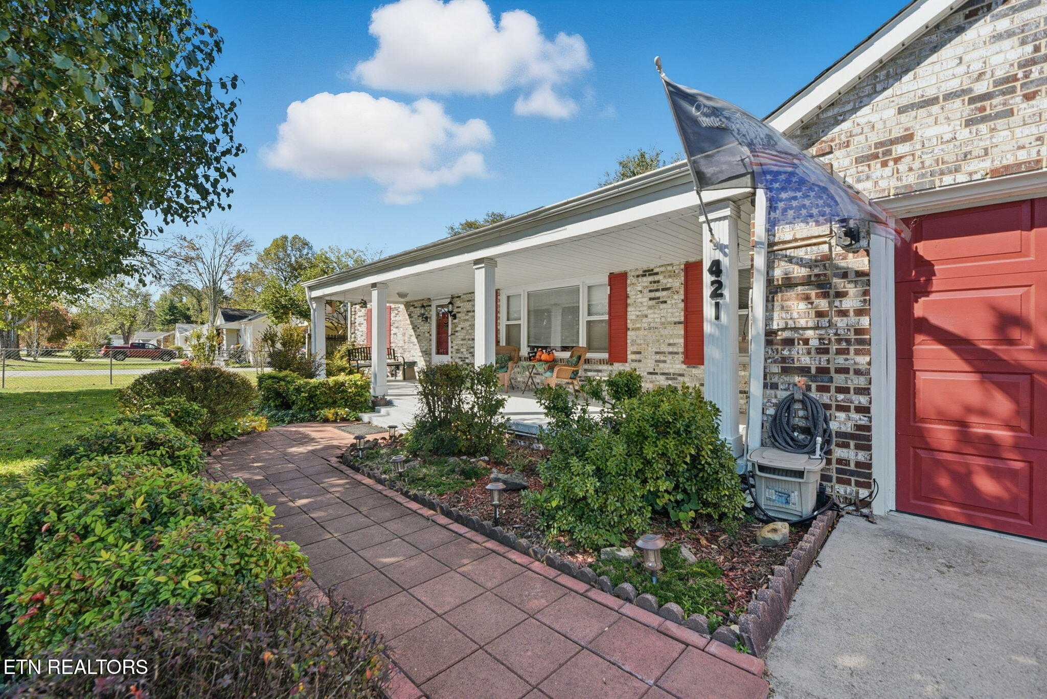 421 Hicks Circle Clinton, TN 37716 - Photo 4 of 38 4-web-or-mls-Hicks421 (101)