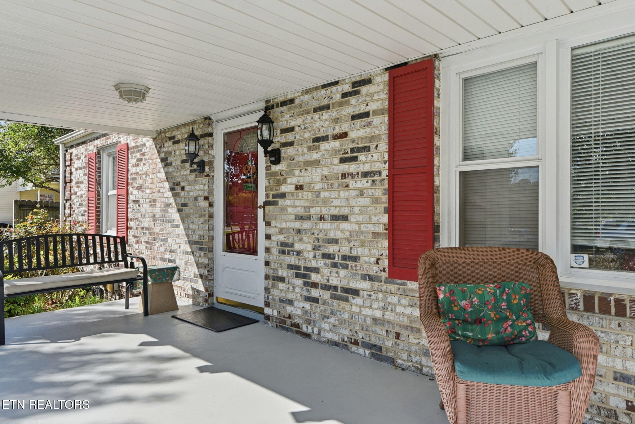 421 Hicks Circle Clinton, TN 37716 - Photo 5 of 38 5-web-or-mls-Hicks421 (104)