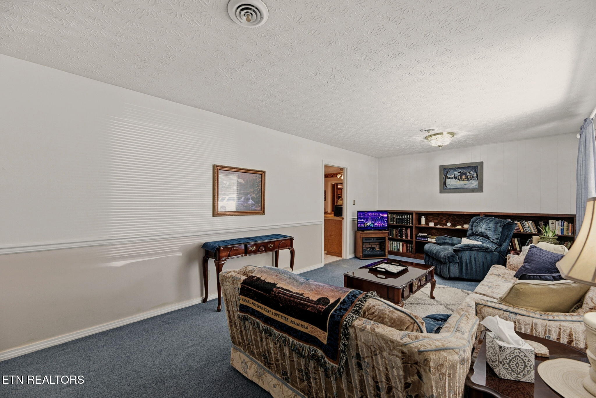 421 Hicks Circle Clinton, TN 37716 - Photo 7 of 38 7-web-or-mls-Hicks421 (20)