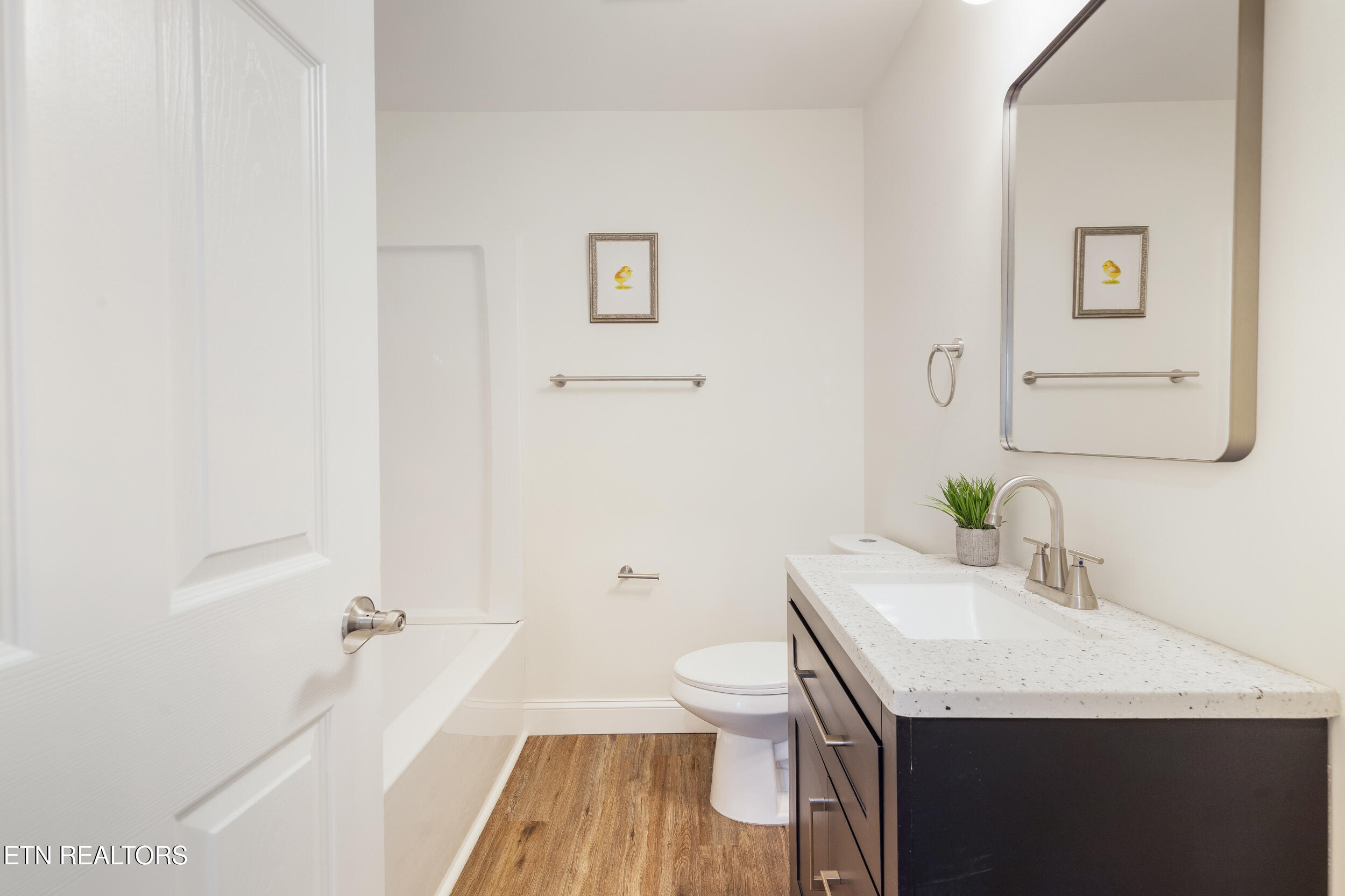 120 Stone Road Knoxville, TN 37920 - Photo 20 of 29 guest bath