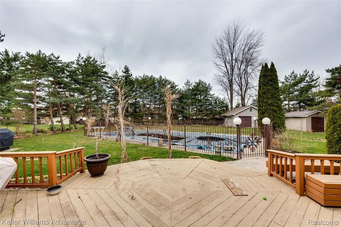 38747 Westchester Road Sterling Heights, MI 48310 - Photo 29 of 37 38747 Westchester Rd Sterling-large-029-14-Swimming Pool-1500x1000-72dpi.jpg