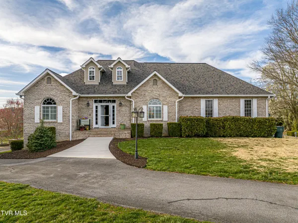 $649,000 | 625 Locust Street Northwest, Abingdon, VA 24210