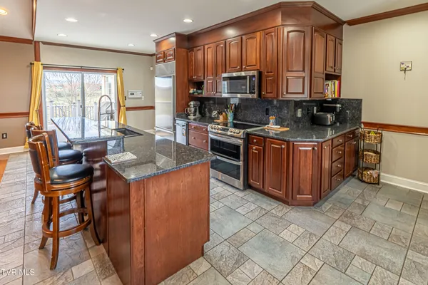 $649,000 | 625 Locust Street Northwest, Abingdon, VA 24210