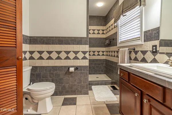 $649,000 | 625 Locust Street Northwest, Abingdon, VA 24210