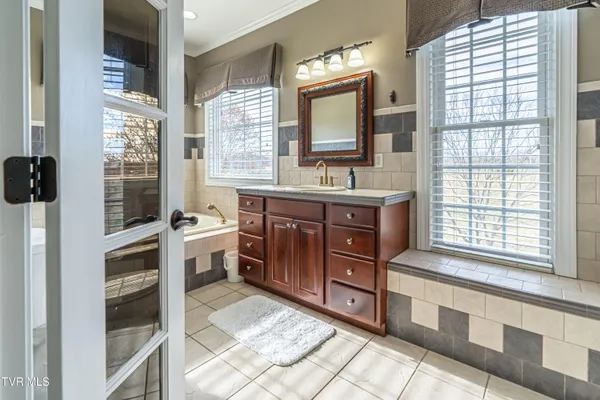 $649,000 | 625 Locust Street Northwest, Abingdon, VA 24210