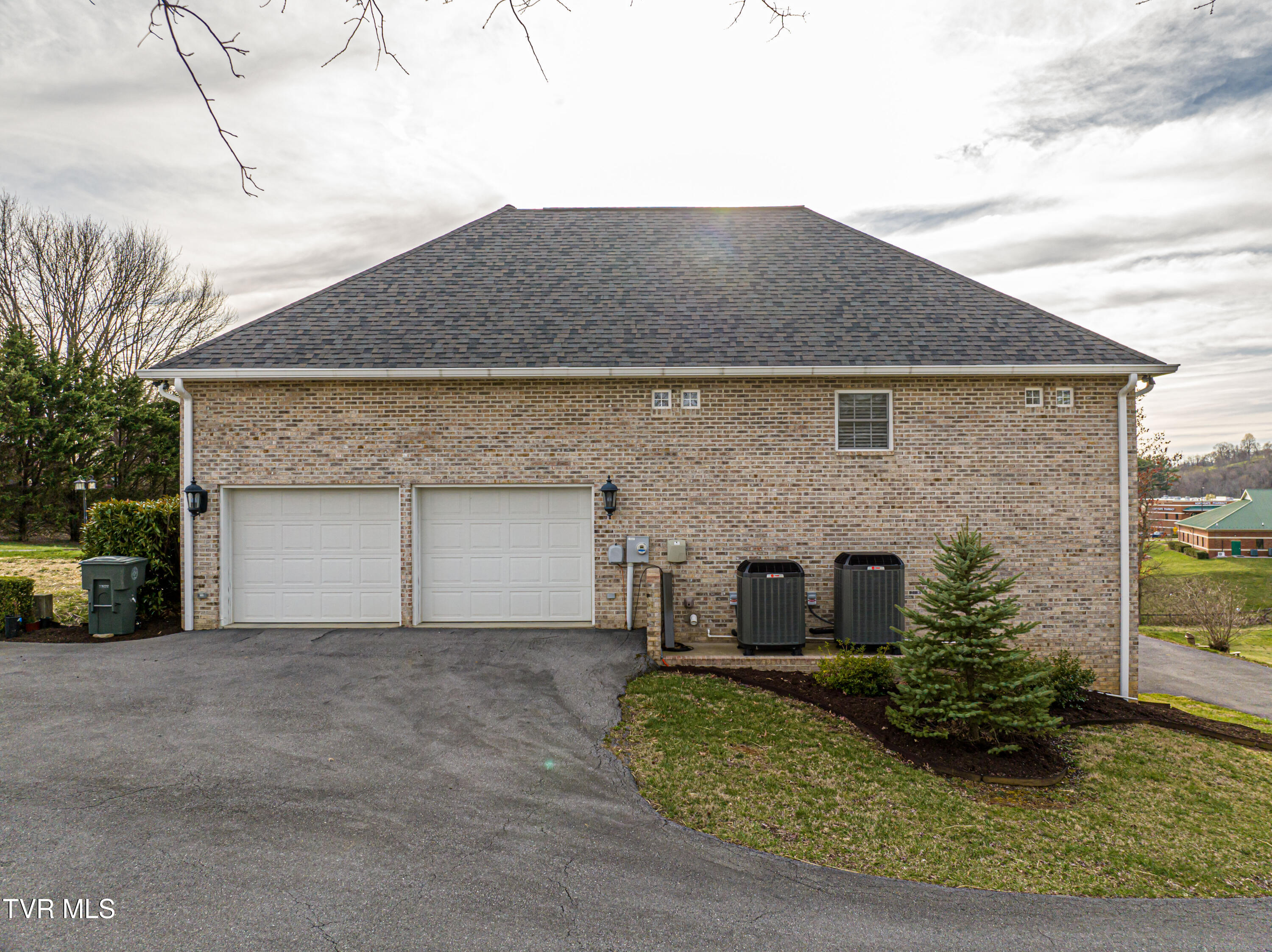 625 Locust Street Northwest Abingdon, VA 24210 - Photo 3 of 48 Locust-012