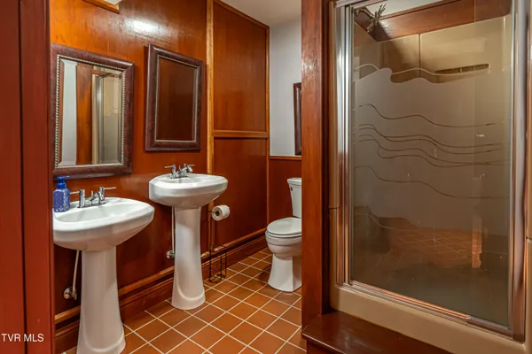 $649,000 | 625 Locust Street Northwest, Abingdon, VA 24210