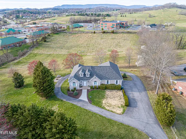 $649,000 | 625 Locust Street Northwest, Abingdon, VA 24210