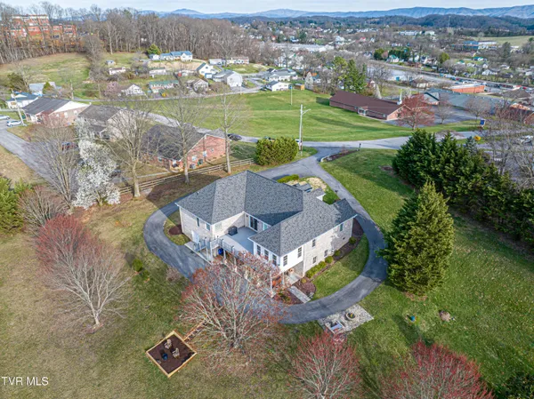 $649,000 | 625 Locust Street Northwest, Abingdon, VA 24210