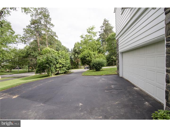 1427 Knox Road Wynnewood, PA 19096 - Photo 20 of 23 Garage