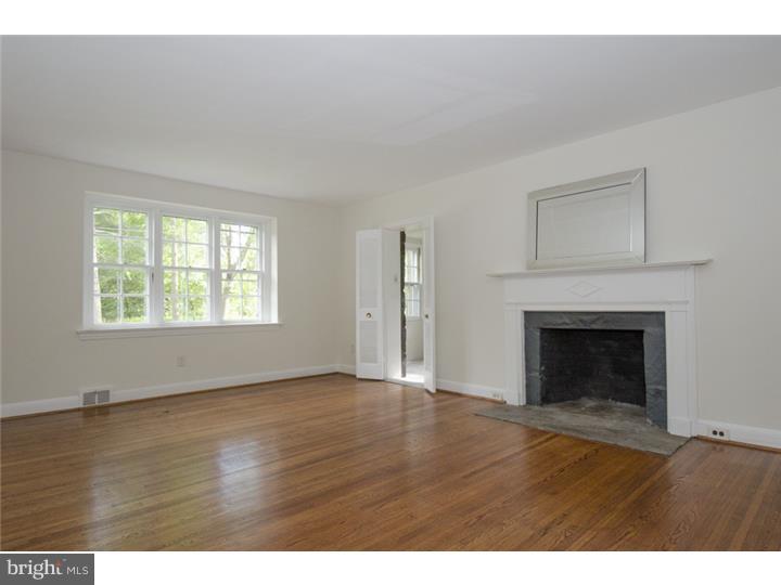 1427 Knox Road Wynnewood, PA 19096 - Photo 5 of 23 Living Room