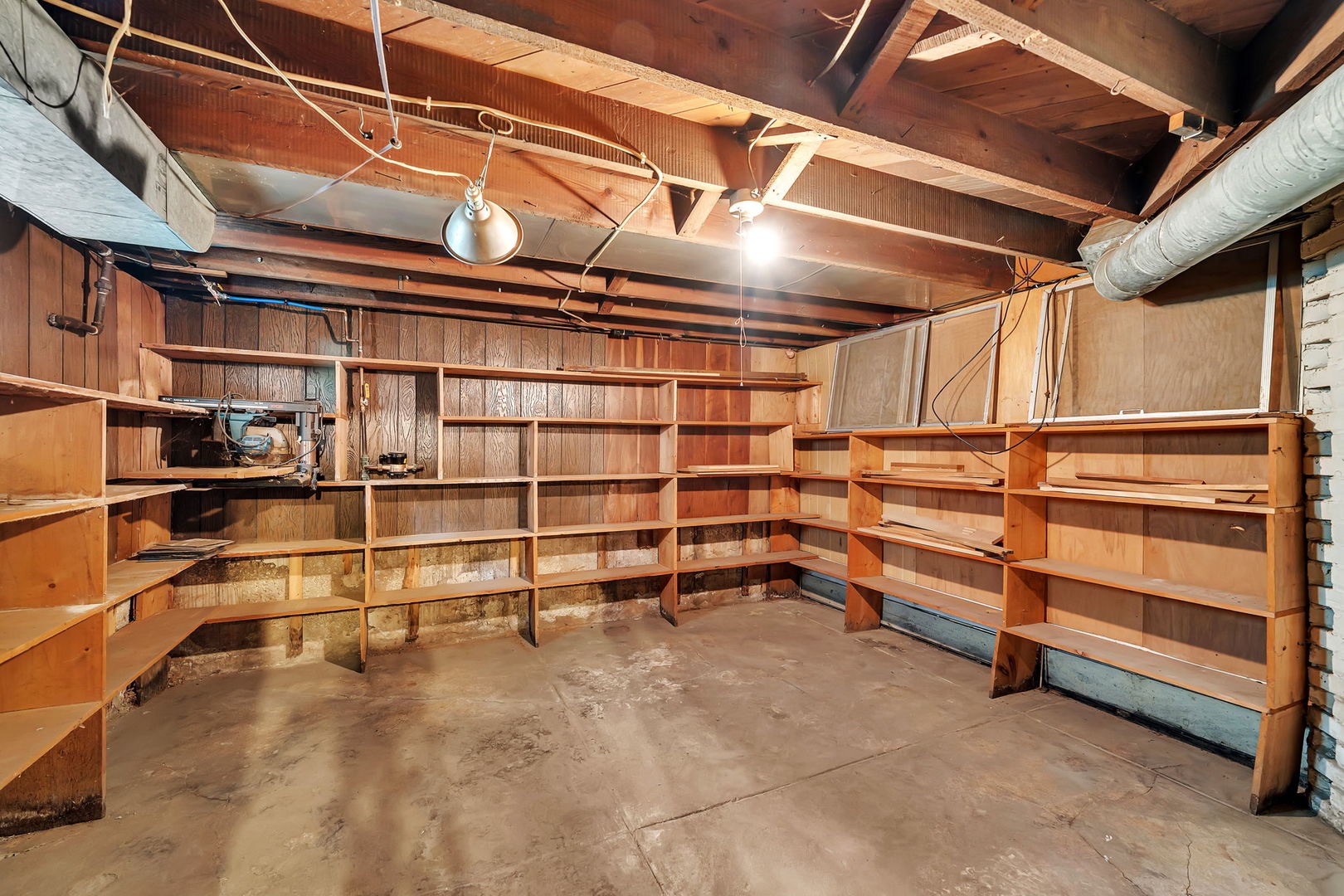 308 East Delaware Street Dwight, IL 60420 - Photo 26 of 29 a view of an empty room with shelves
