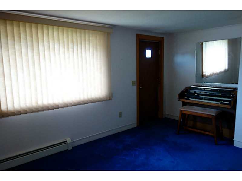 69 Ralston Street Warwick, RI 02888 - Photo 3 of 15 Living Room.