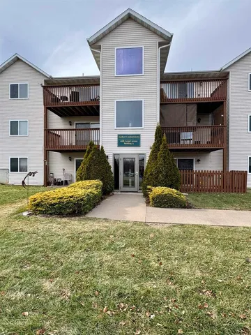 $1,200 | 4600 Grand Avenue, Unit A6, Davenport, IA 52807
