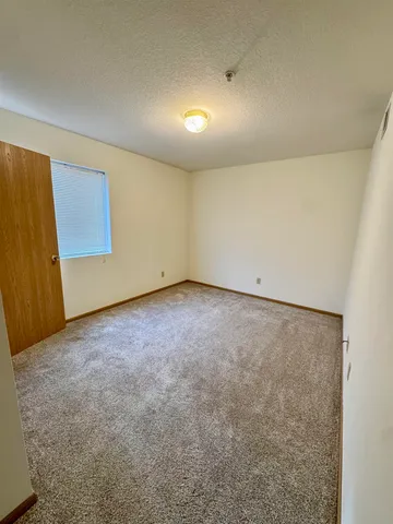 $1,200 | 4600 Grand Avenue, Unit A6, Davenport, IA 52807