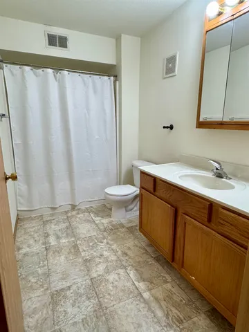 $1,200 | 4600 Grand Avenue, Unit A6, Davenport, IA 52807