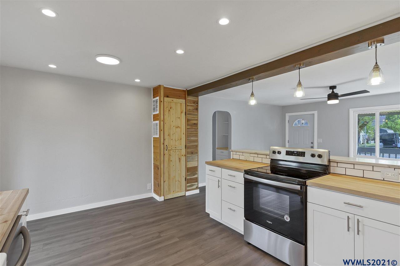 588 Southwest Clay Street Dallas, OR 97338 - Photo 15 of 31 Gallery Image 15