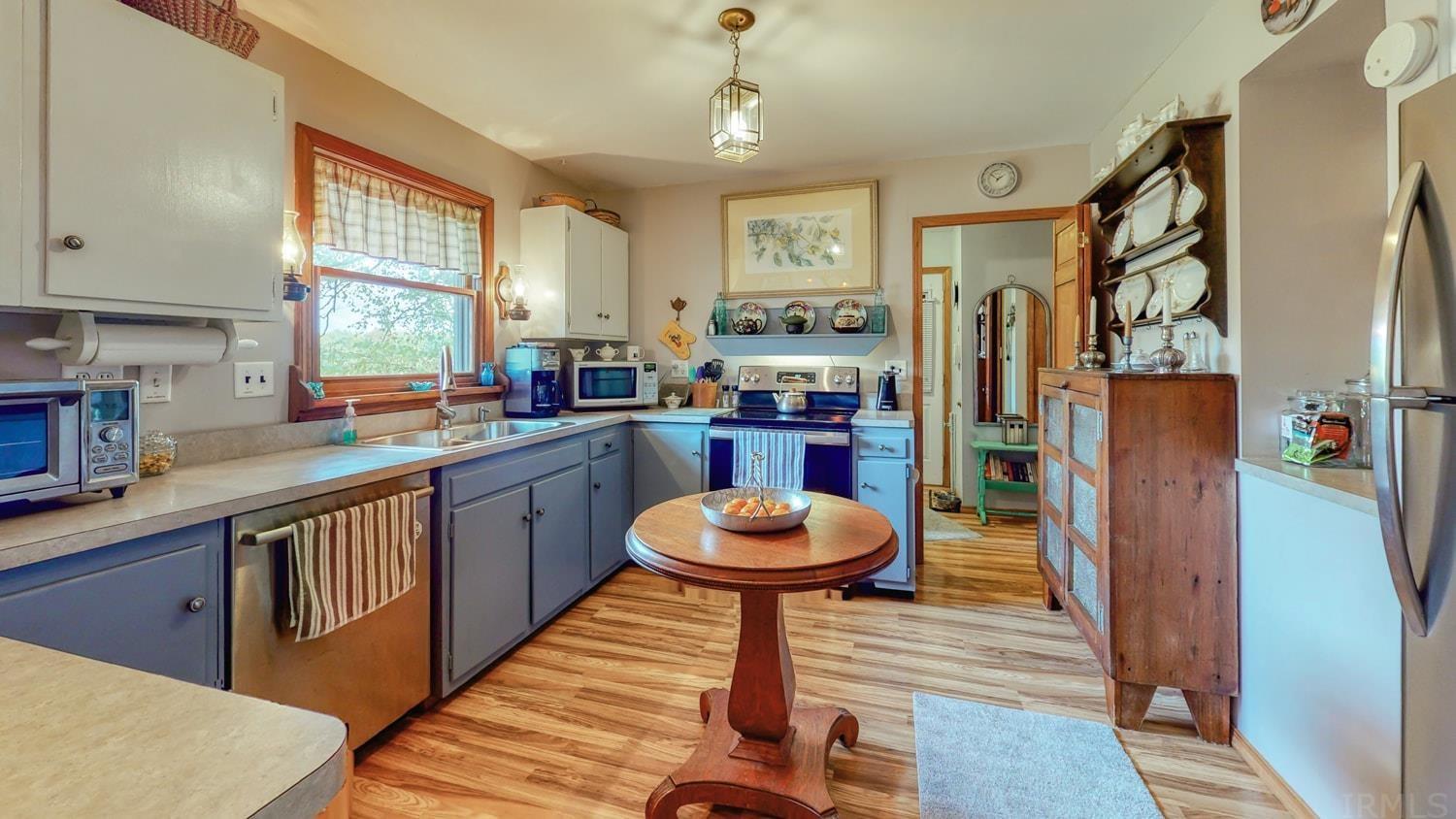 9660 West Elwren Road Bloomington, IN 47403 - Photo 15 of 35 Gallery Image 15