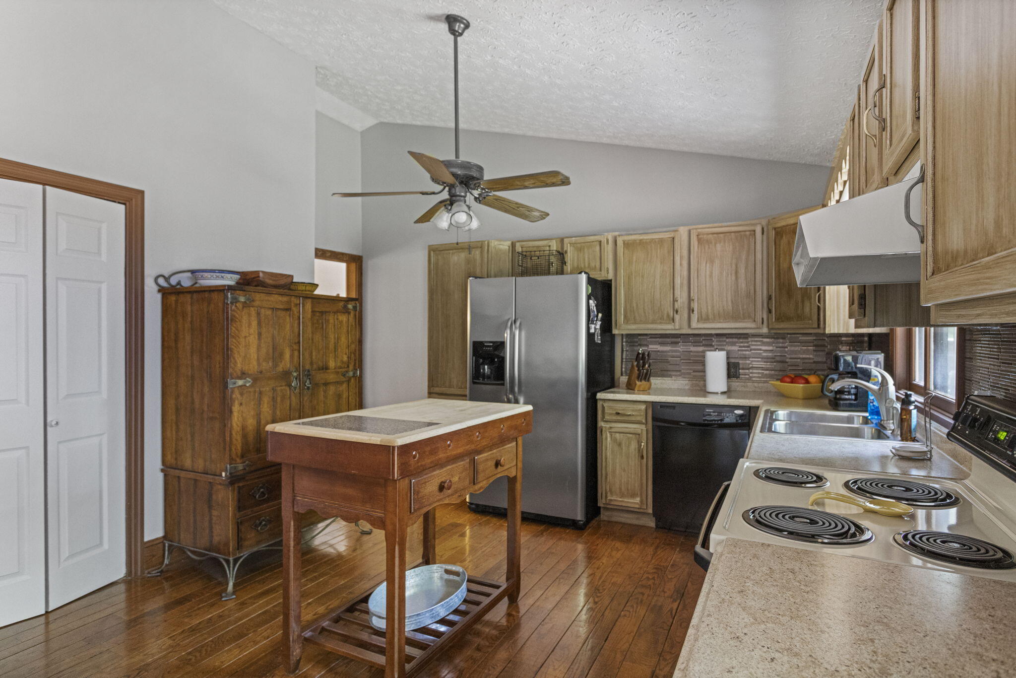 387 Carlton Road Bristol, TN 37620 - Photo 11 of 34 11-web-or-mls-IMG_1865