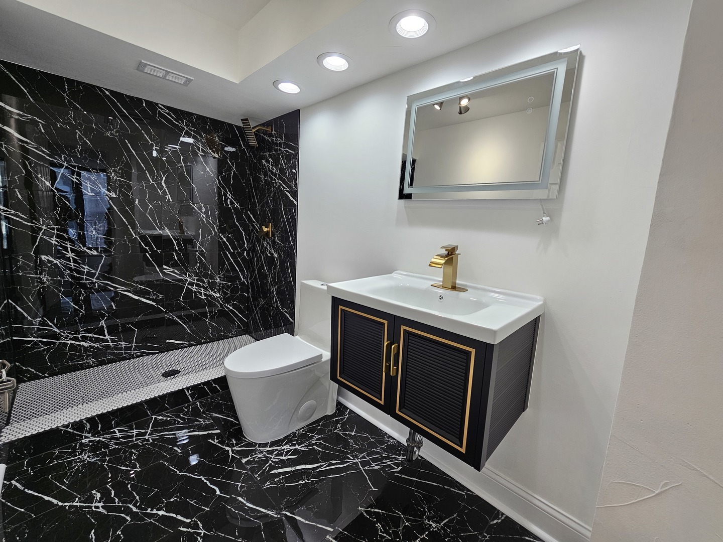 6007 North Sheridan Road, Unit 17DF Chicago, IL 60660 - Photo 12 of 22