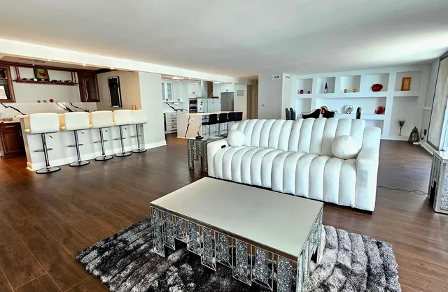 $599,800 | 6007 North Sheridan Road, Unit 17DF, Chicago, IL 60660