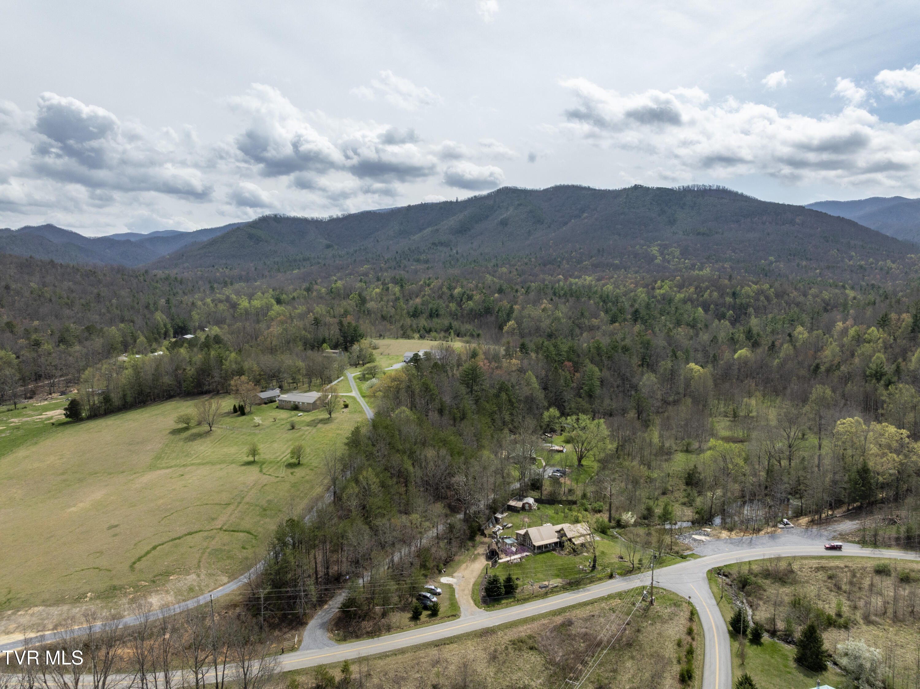 6840 Greystone Road Afton, TN 37616 - Photo 70 of 79 Greystone-aerials-10