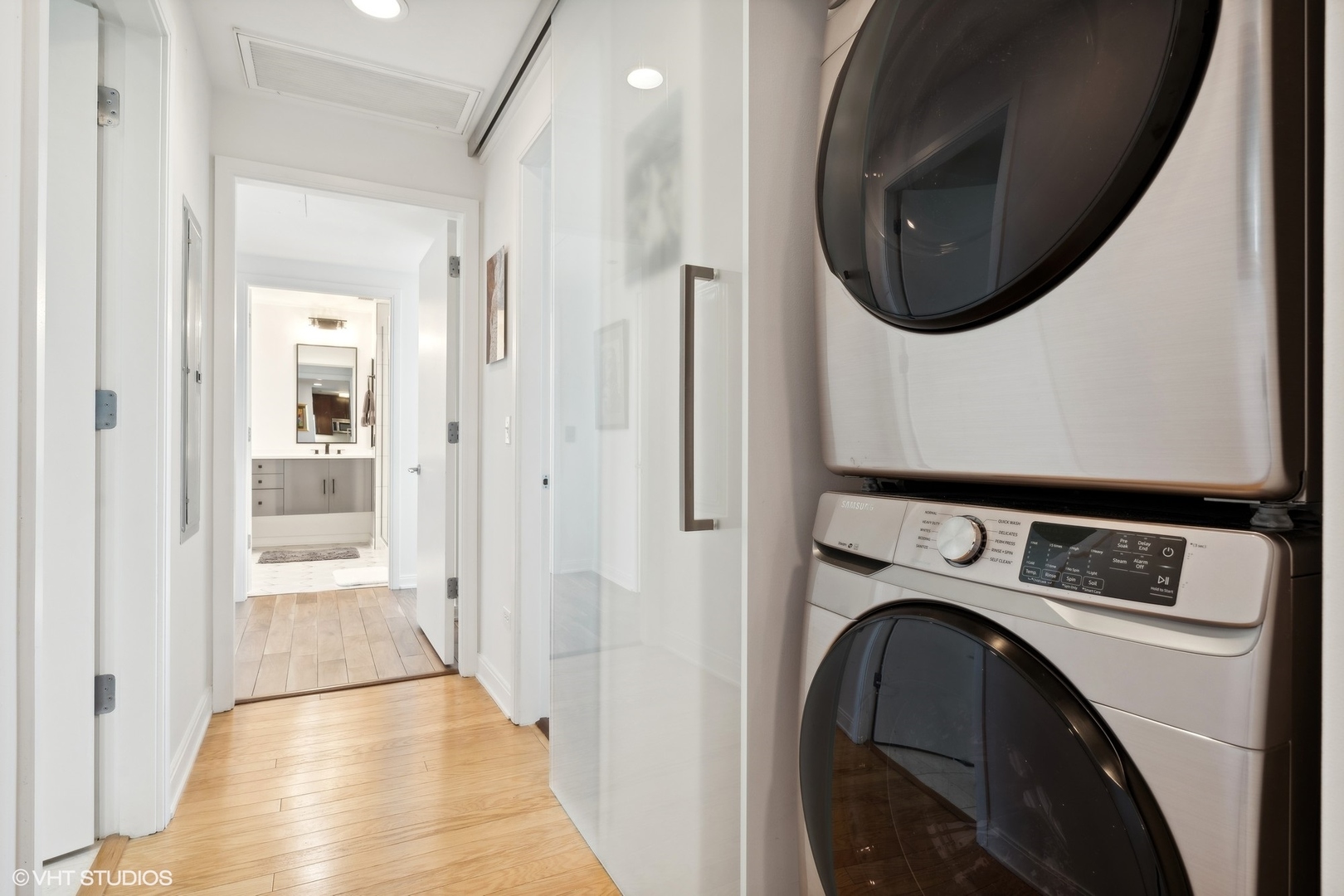 60 East Monroe Street, Unit 2903 Chicago, IL 60603 - Photo 10 of 19 an entryway view with a washer and dryer