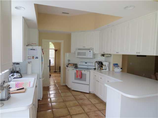 1217 Southwest Balmoral Trace Stuart, FL 34997 - Photo 7 of 21 Gallery Image 7