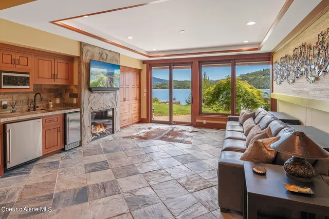 $8,800,000 | 203 Shannon Lane, Dover, ID 83825