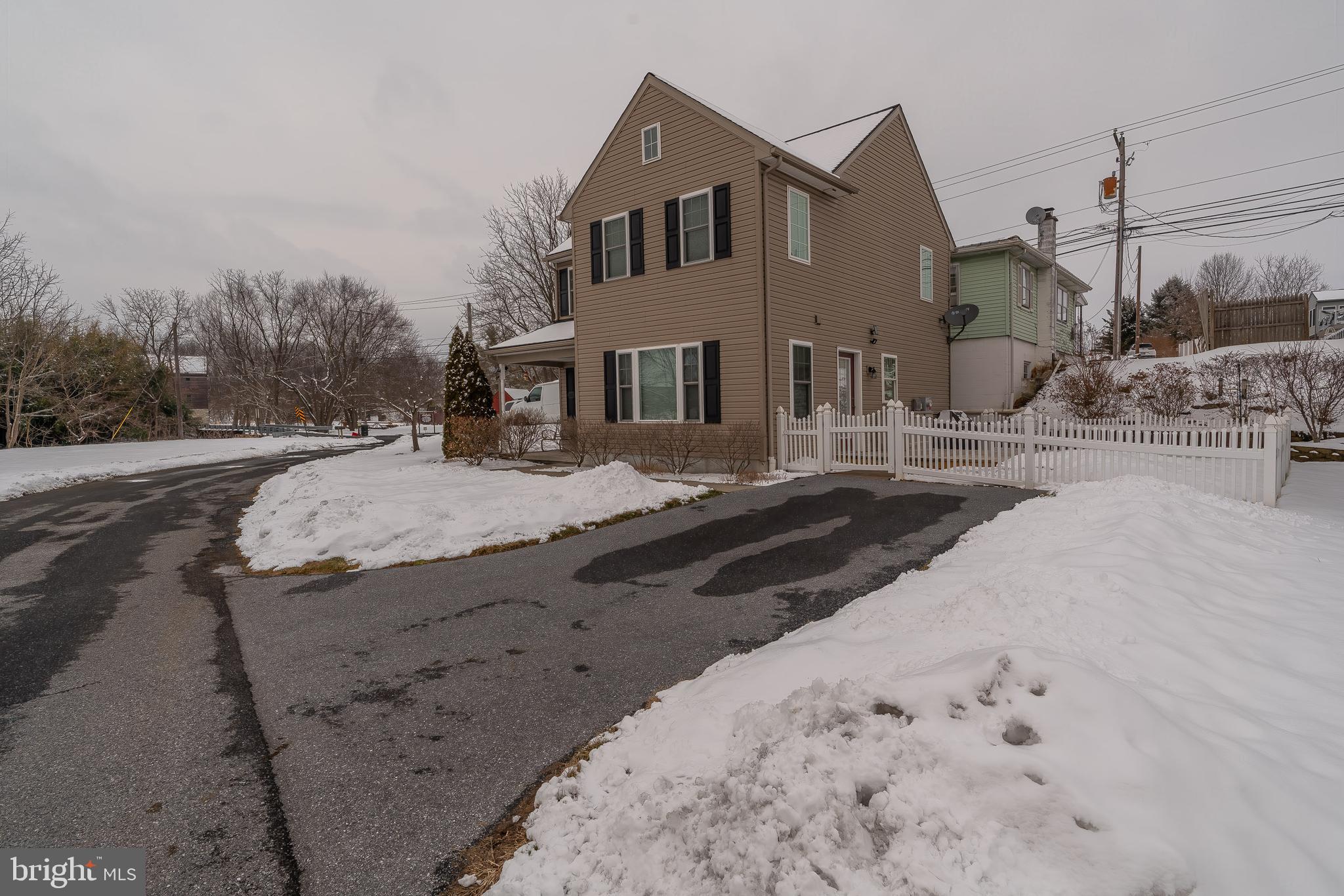 28 A Lititz Run Road Lititz, PA 17543 - Photo 3 of 29