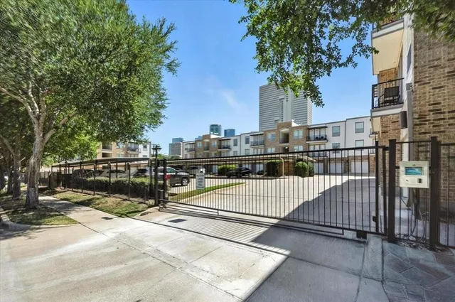 $259,000 | 950 Henderson Street, Fort Worth, TX 76102