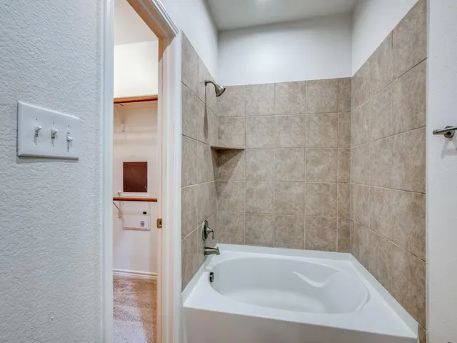 $259,000 | 950 Henderson Street, Fort Worth, TX 76102