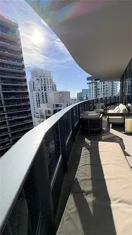 $8,500 | 1000 Brickell Plaza, Unit 4009, Miami, FL 33131