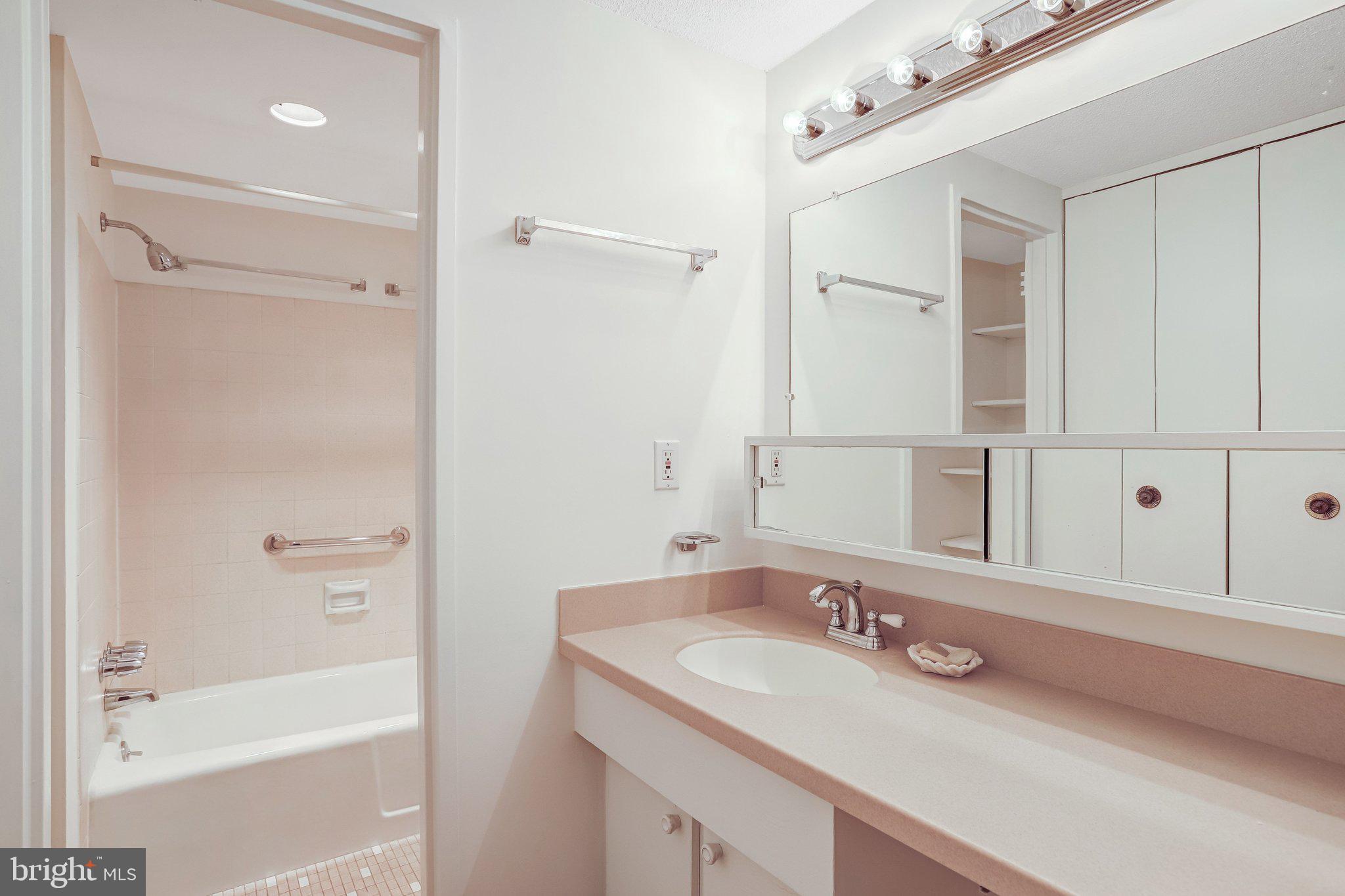 1718 P Street Northwest, Unit T13 Washington, DC 20036 - Photo 7 of 12