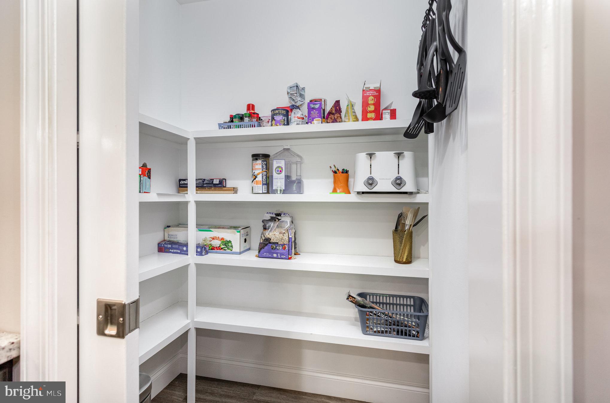 1134 Alden Way Lebanon, PA 17042 - Photo 16 of 41 a view of decorative items sitting on a shelf