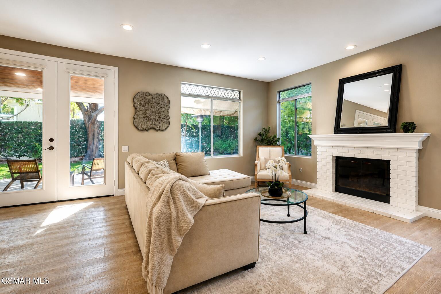 4395 Timberdale Road Moorpark, CA 93021 - Photo 11 of 36 3