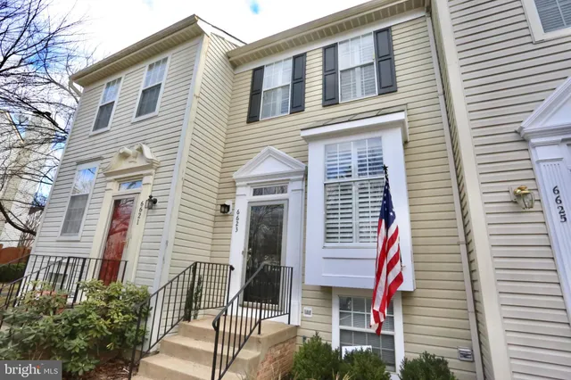 $2,800 | 6623 Skylemar Trail, Centreville, VA 20121