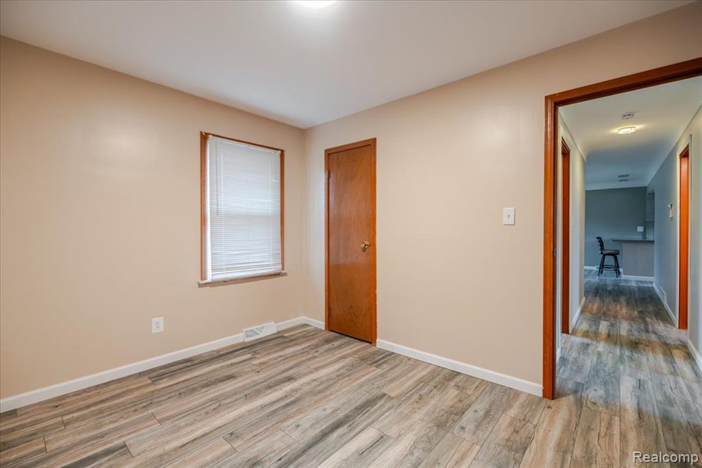 30362 West Road New Boston, MI 48164 - Photo 21 of 34 Gallery Image 21