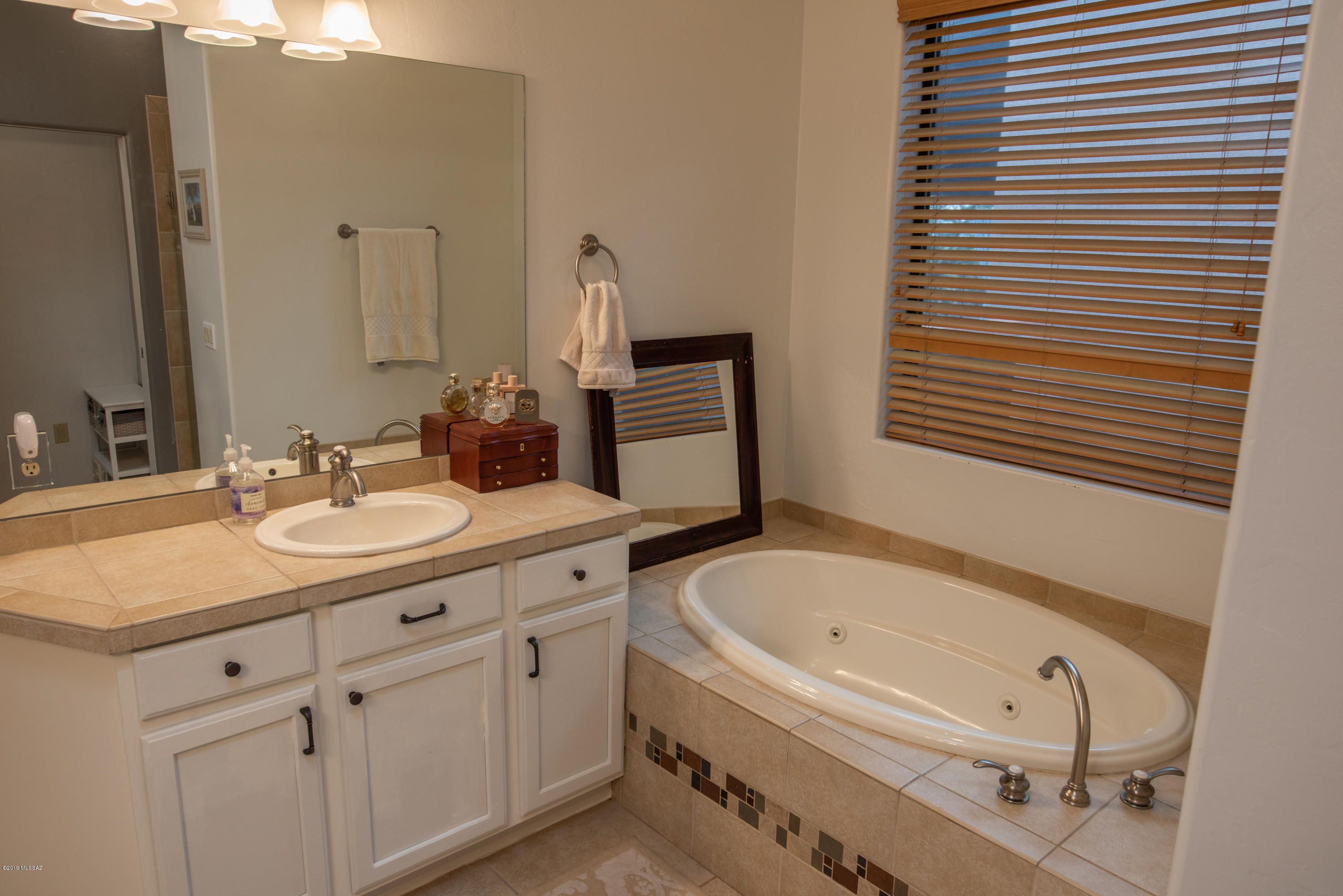 11512 North Moon Ranch Place Marana, AZ 85658 - Photo 17 of 38