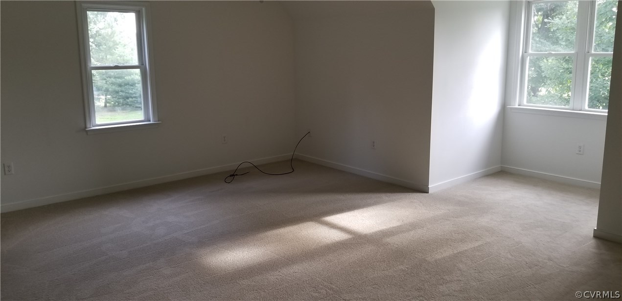 17175 Coatesville Road Beaverdam, VA 23015 - Photo 10 of 16 an empty room with windows