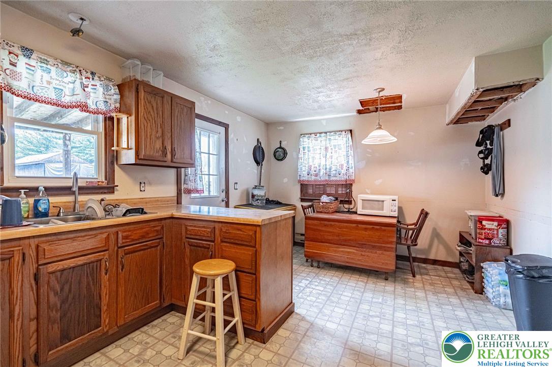 2015 Leithsville Road Hellertown, PA 18055 - Photo 13 of 41