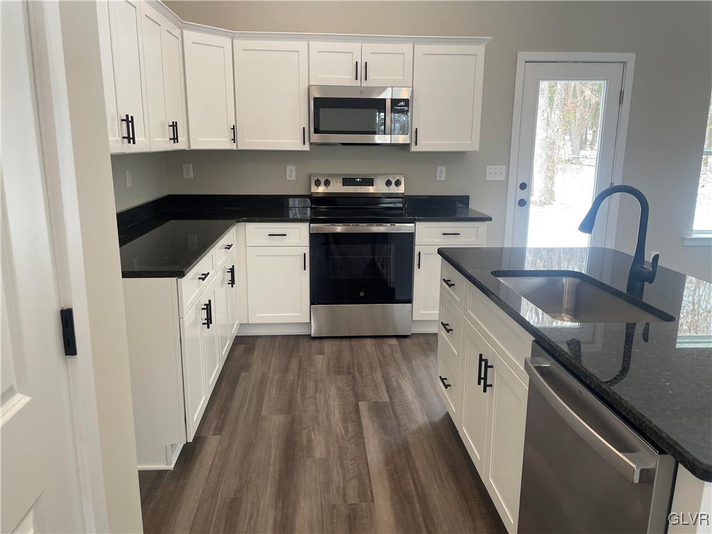 201 Behrens Road Jim Thorpe, PA 18229 - Photo 3 of 20 Kitchen