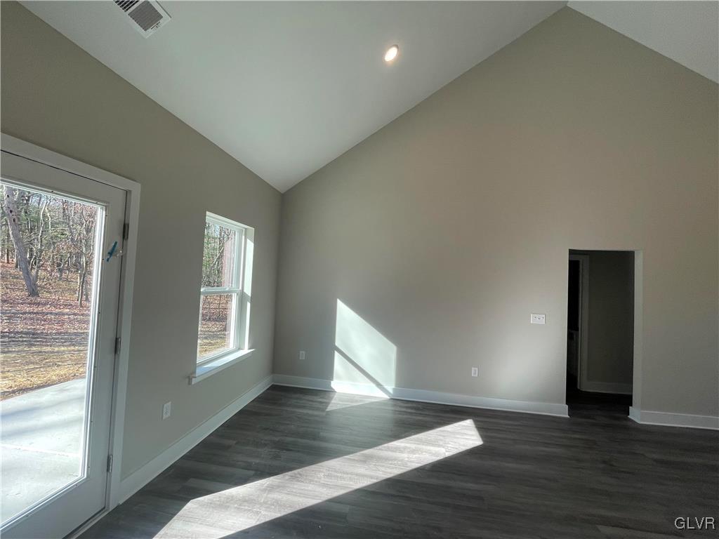 201 Behrens Road Jim Thorpe, PA 18229 - Photo 4 of 20 11-19 Dining Area