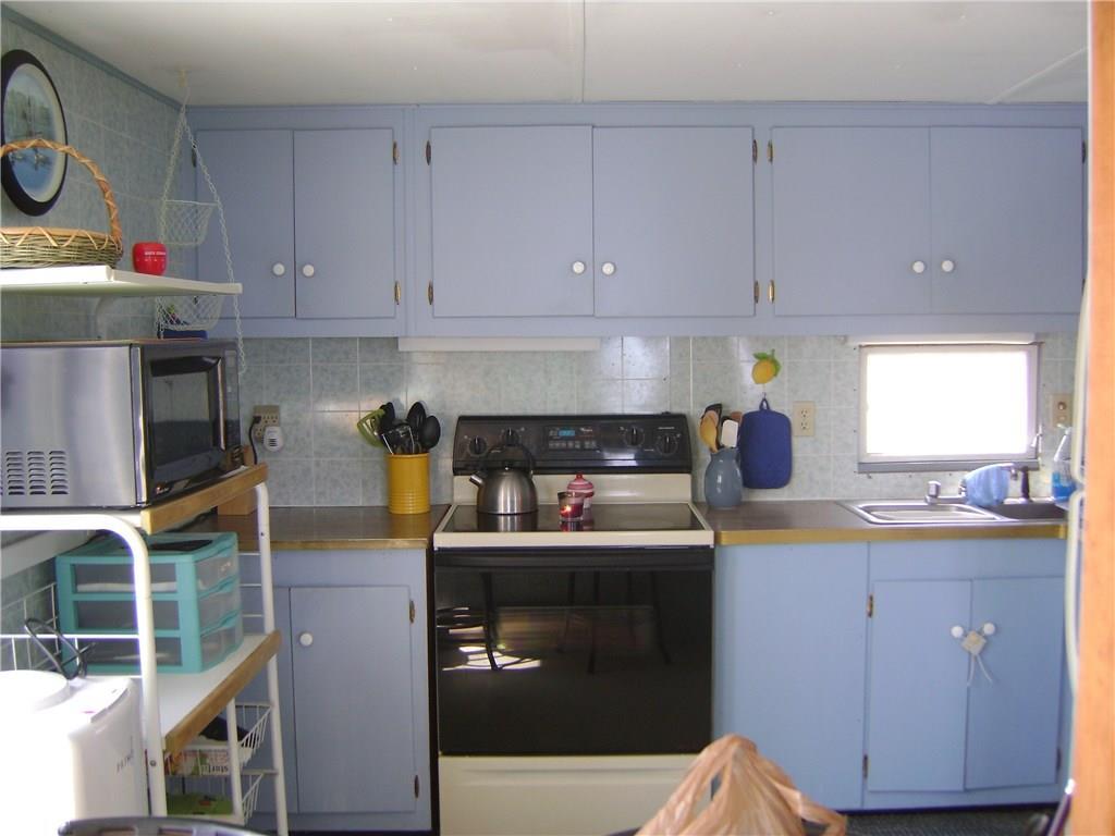 271 Poor Farm Road Lyman, ME 04002 - Photo 22 of 25 Fully stocked kitchen!