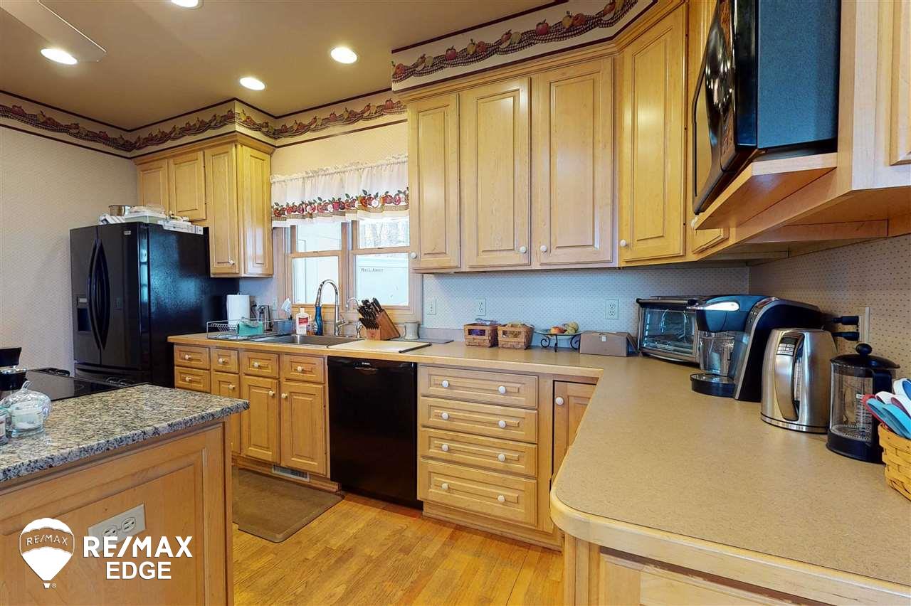 2205 Parker Road Holly, MI 48442 - Photo 16 of 84 50037199-15.JPG