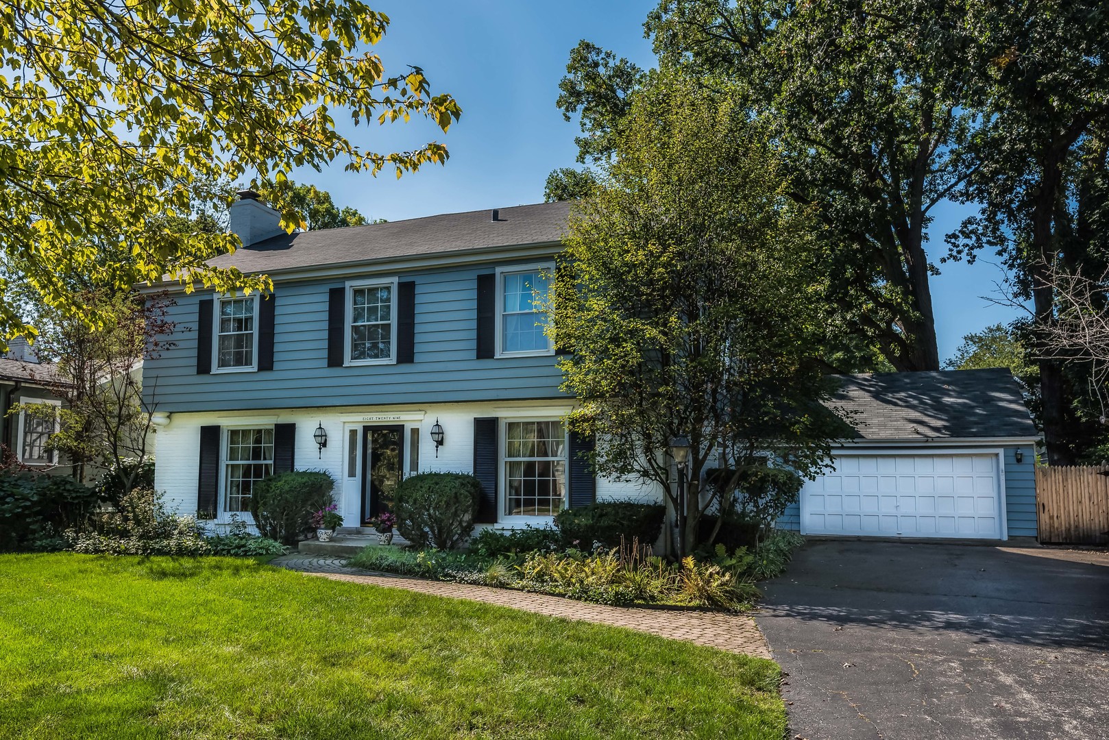 829 Sheridan Road Wilmette, IL 60091 - Photo 2 of 38 Gallery Image 2
