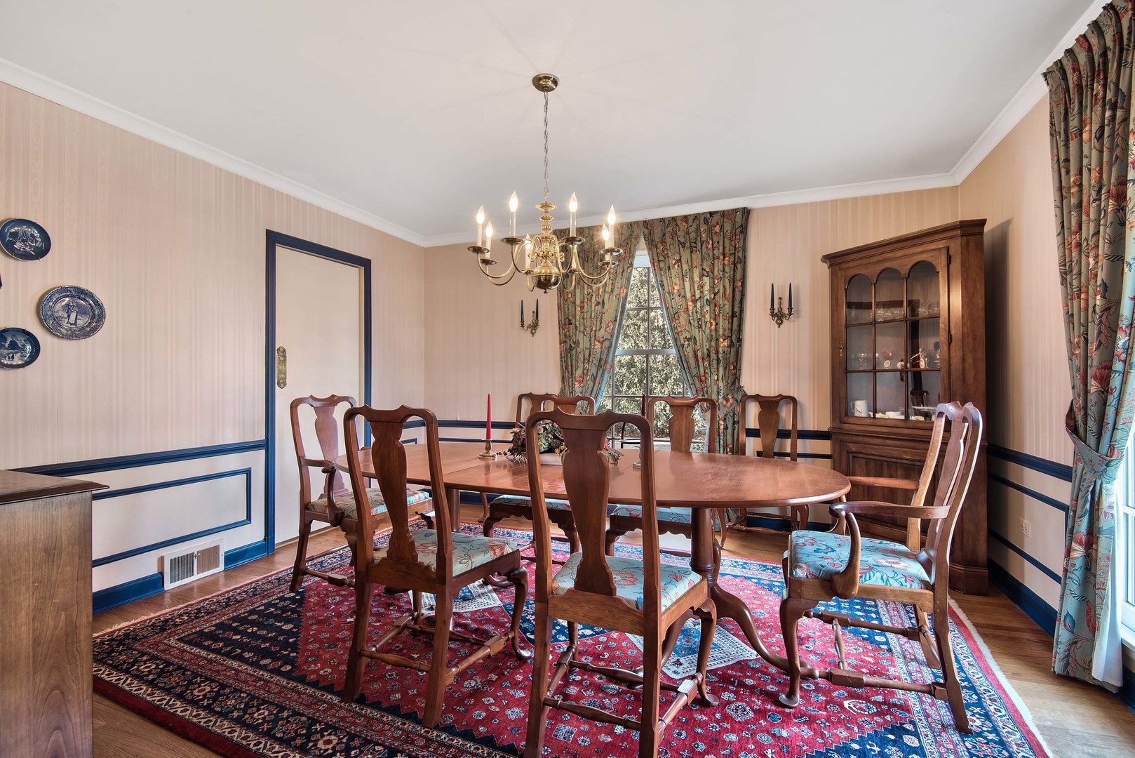 829 Sheridan Road Wilmette, IL 60091 - Photo 6 of 38 Gallery Image 6